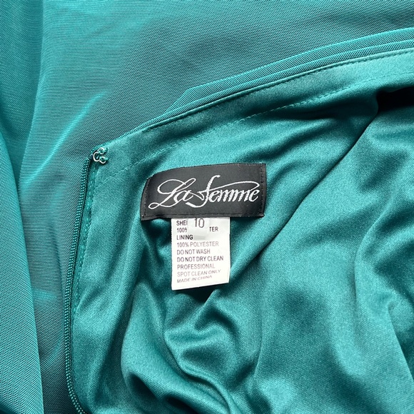 La Femme 28541 V-Neck Lace-Up Back Ruched Net Jersey Gown - Picture 9 of 12